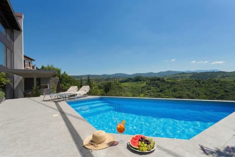 Heated pool with lovely view over the hills
