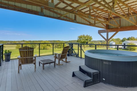 Mount Vernon Vacation Rental | 2BR | 1BA | 2 Stories | Stairs & Ladder Required