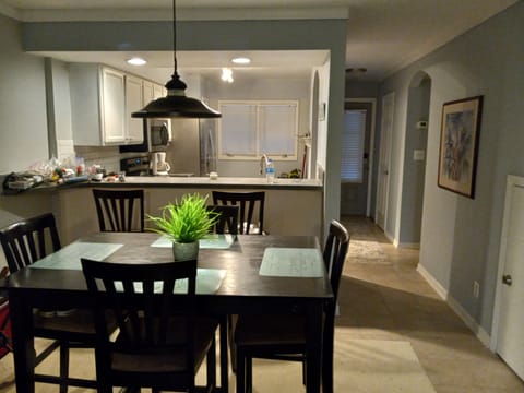 Dinning/kitchen