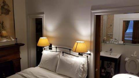 Surrey room detail