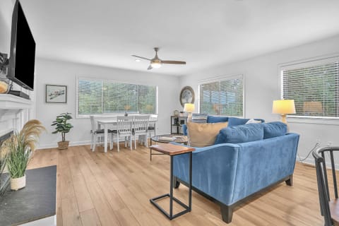 Living / Dining Area - Southwest
