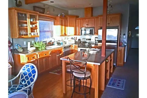 Full gourmet kitchen with some spices and amenities to get you started.