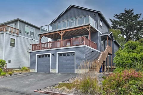 Exterior of Playa Del Happy. Main entrance everyone uses is under staircase.