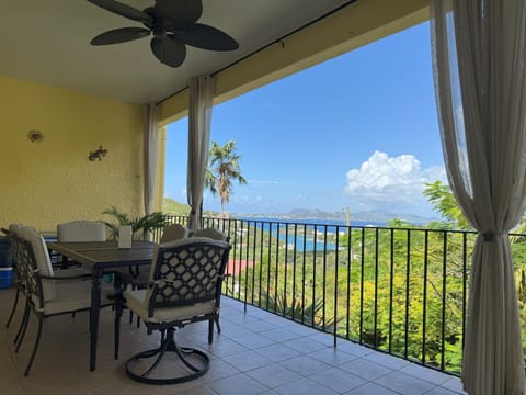 Plenty of seating for outdoor dining.