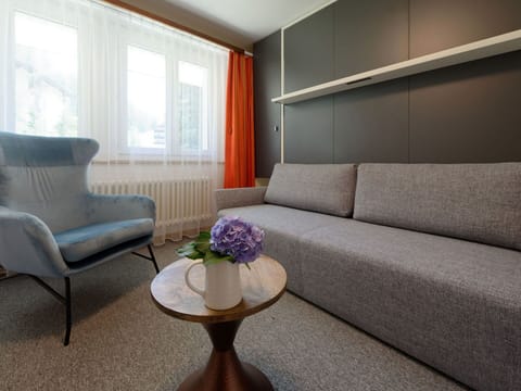 Furniture, Couch, Property, Comfort, Flower, Interior Design, Lighting, Wood, Rectangle