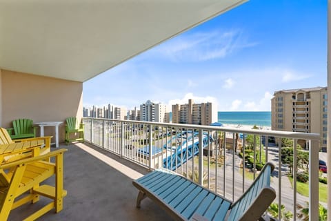 Crystal Tower 606 Balcony