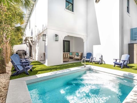 Sail Away - New Listing! Large 5 Bedroom Custom Home with Pool