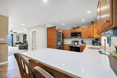 Grab a quick bite at the Breakfast Bar before hitting the Beach.