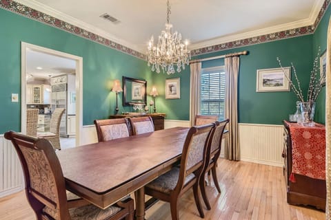 Host dinners in your elegant formal dining room.