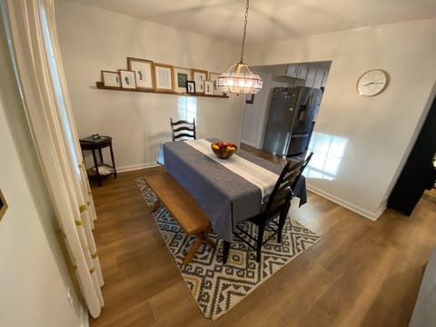 Dining area comfortably seats 6-8