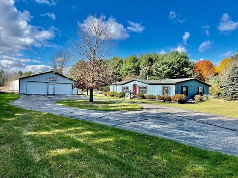 Front view of the privet driveway 