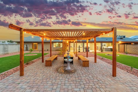 Phoenix Vacation Rental | 5BR | 3BA | Step-Free Access | 2,649 Sq Ft