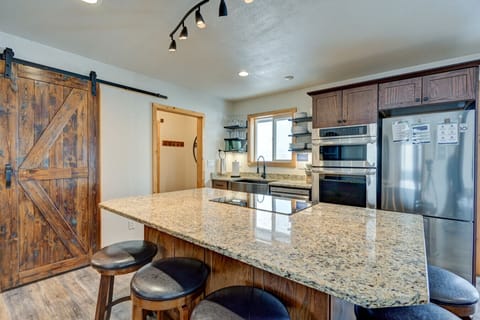 Kitchen - Experience high quality LG appliances throughout the space