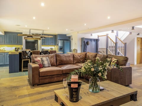 Open plan living space | South Carolina Farm House, Matlock