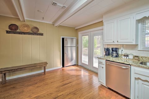 Fully Equipped Kitchen | Ice Maker