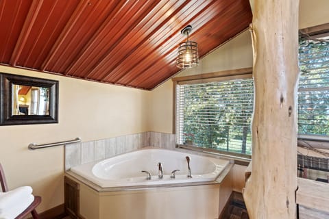 The 2 person air-masseuer  hot tub located in the loft suite.