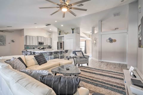 Living Room | Free WiFi