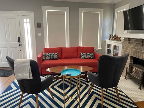 Newly renovated 1600 sf home in the heart of a thriving part of Dallas that is rapidly growing. All brand new furniture. Relax is this spacious living room with Roku Smart TV (Please use your own login)