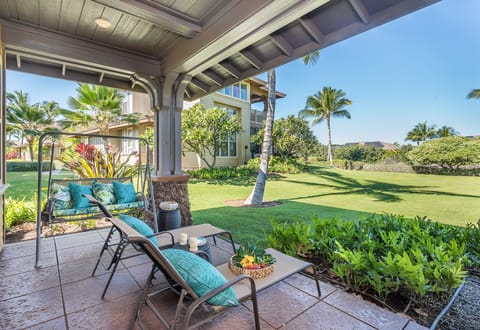 Soak Up the Tropical Air off your private lanai in Kulalani 1701 at Mauna Lani!