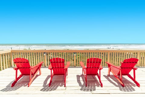 Unbeatable, panoramic beachfront Gulf views