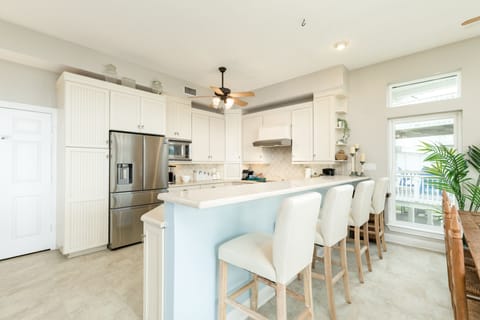 Grab a snack or watch the family cook from the breakfast bar