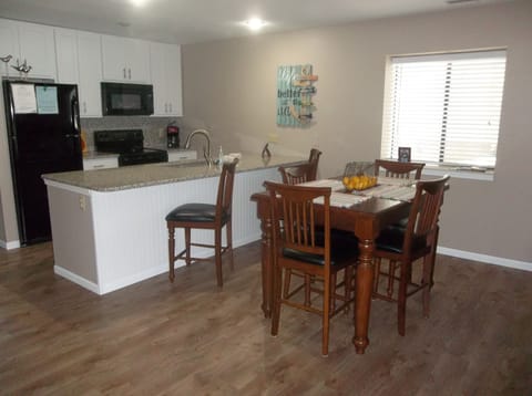 Dinette seating for six