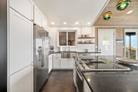 A fully stocked chef's kitchen is ready for you.