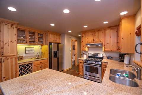 Kitchen equipped with all you need to cook your favorite family meal.