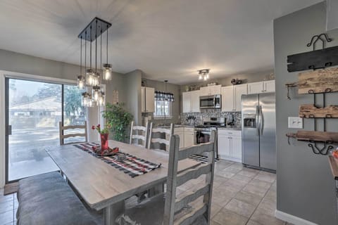 Dining Area | Dishware & Flatware