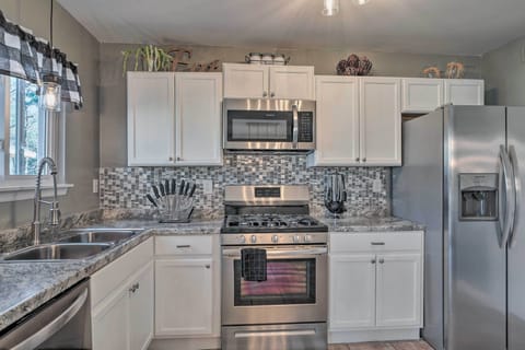 Fully Equipped Kitchen | Main Floor | Toaster | Blender