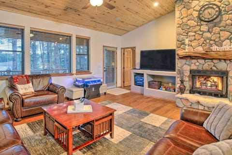 Show Low Vacation Rental | 3BR | 2BA | 4 Entry Steps | 1,600 Sq Ft