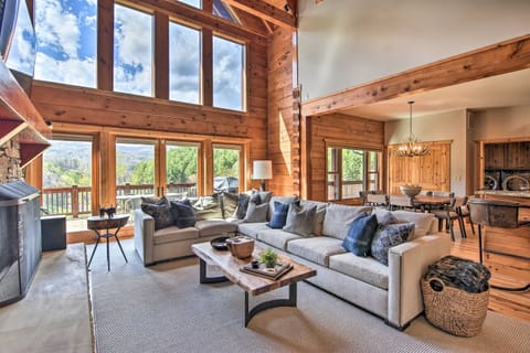 Welcome to Apple Cove Lodge!