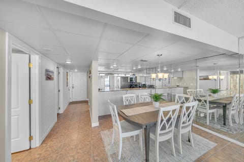 Dining table easily seats 6