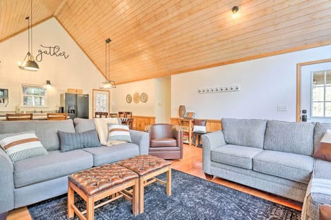 Living Room | Sleeper Sofa