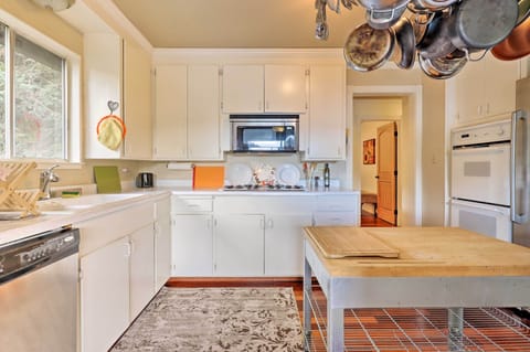 Kitchen | Fully Equipped | Cooking Basics