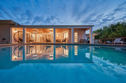 Welcome to GlamHomes. This little piece of paradise is just for you!