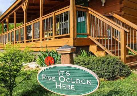 Front of "It's Five O'Clock Here" cabin