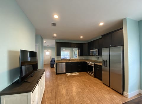 Samsung appliance suite, granite countertops, soft-close drawers/cabinets