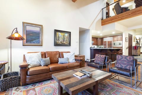 Furniture, Living Room, Room, Indoors, Couch