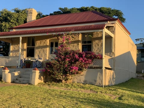 Heritage listed early Settlers Cottage with great sea views 