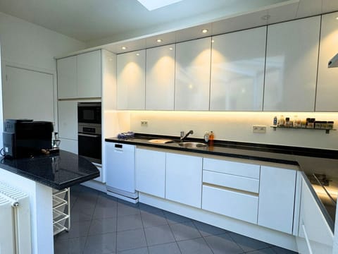 Kitchen and washing room (door on the left)