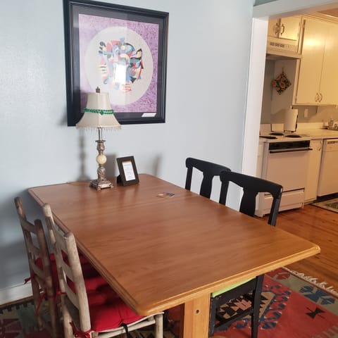 dining room (extra sleeves upon request, can seat 8)