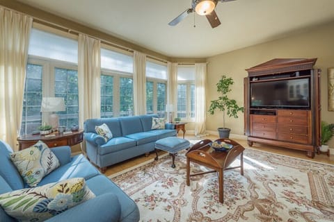 Welcome to The Happy Place!
This beautifully decorated home is the perfect space for a relaxing getaway.
