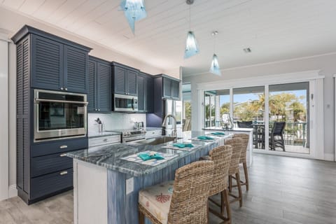 Snook Lookout - kitchen area