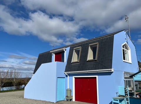 Tidewater HoIiday Apartment Baltimore. Waterfront holiday apartment. West Cork