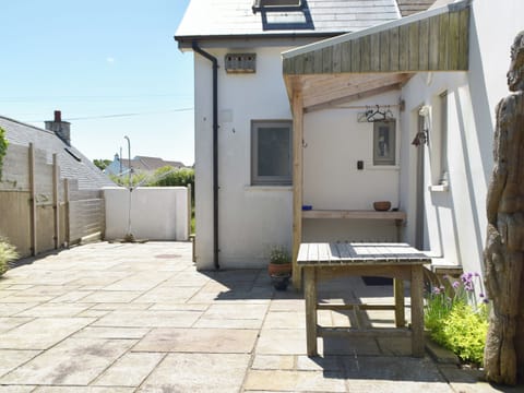 Outdoor area | Collingwood Cottage, Marloes