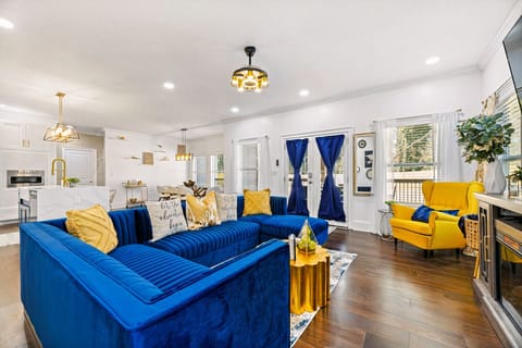 Enjoy our Luxury Living Room with 70in Smart TV