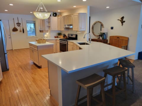 New Countertops, Sink, Backsplash and stools for 7