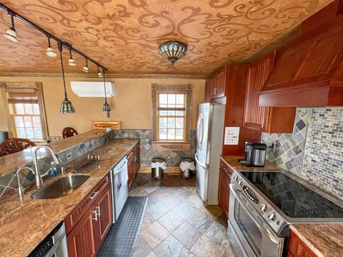 Close up view of kitchen