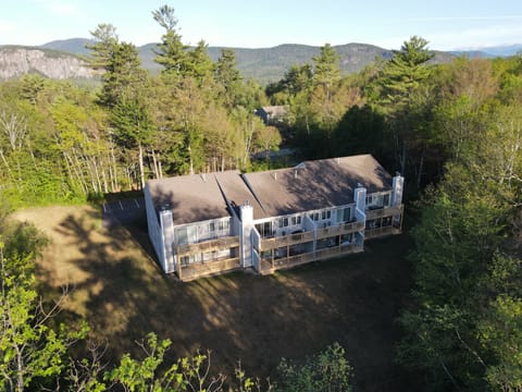 Peaceful, picturesque mountain retreat